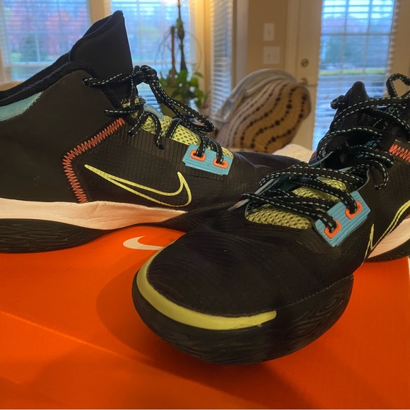 Nike Mens Kyrie Flytrap IV - size 9 - Picture 5 of 5